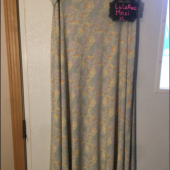LuLaRoe Maxi XL - Picture 1 of 4
